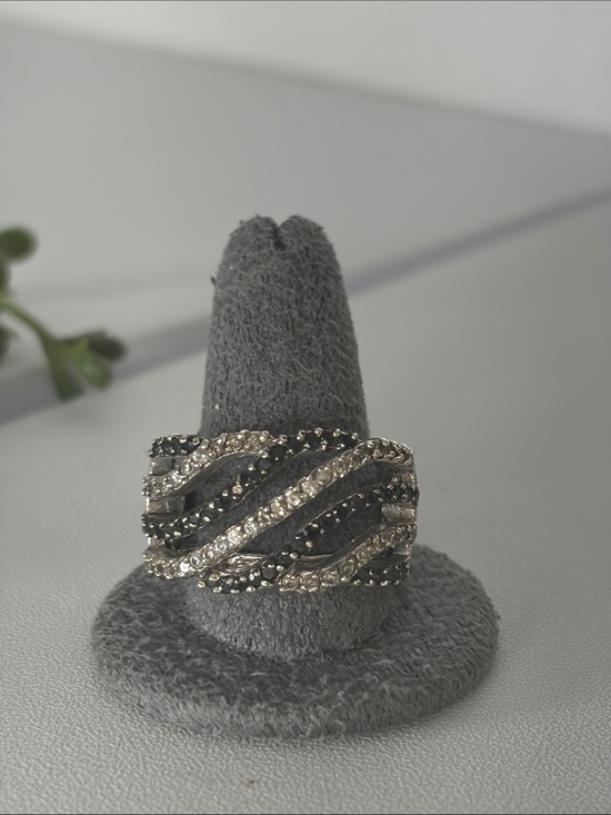 Accessories - 1/5 winners will win a 925 Sterling Silver sz 8 ring with CZ & Spinel